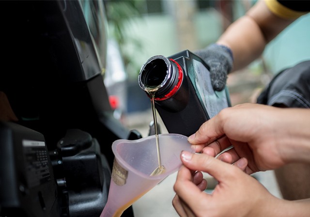 Công dụng của dầu nhớt đối với xe máy